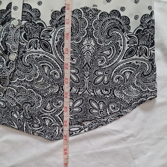 Express Black and White Paisley Polka Dot Blouse Size M - Picture 7 of 7
